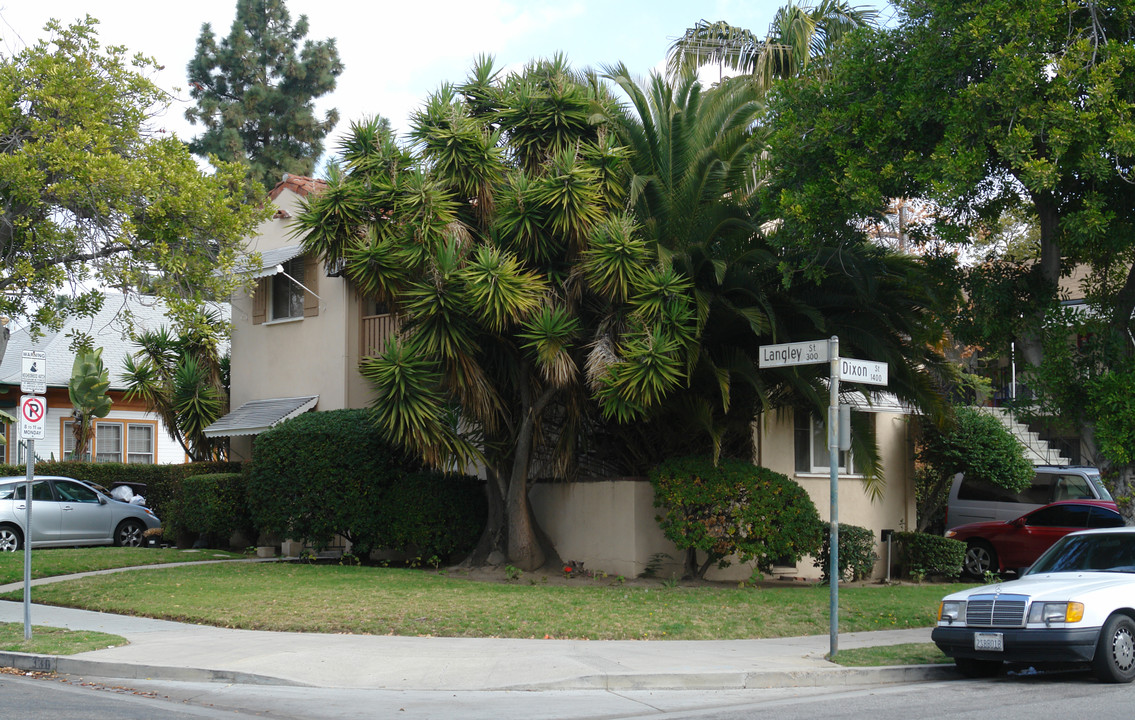 330 Langley St in Glendale, CA - Building Photo