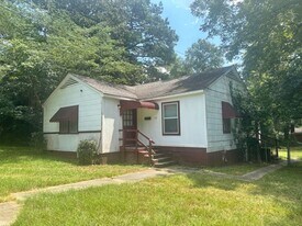 177 W Santa Clair St in Jackson, MS - Building Photo