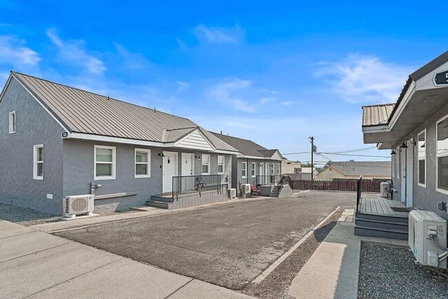 508 2nd Ave in Zillah, WA - Building Photo - Building Photo