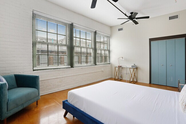 1041 Constance St, Unit SI ID1265377P in New Orleans, LA - Foto de edificio - Building Photo