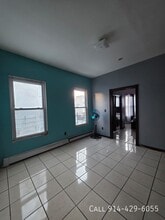 104 Oak St in Yonkers, NY - Building Photo - Building Photo