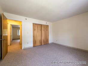 144 N Beacon St, Unit A2 in Boston, MA - Building Photo - Building Photo