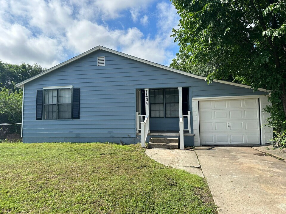 1404 NW Smith Ave in Lawton, OK - Building Photo