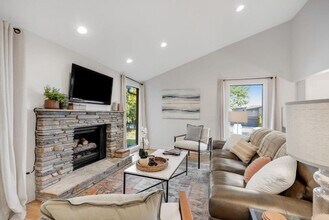 2890 N Mountain Rd in Boise, ID - Building Photo - Building Photo