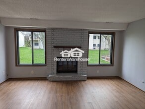 738 8th Ave S in Hopkins, MN - Building Photo - Building Photo