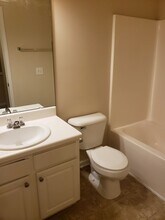 8523 Mt Valley Ln in Raleigh, NC - Building Photo - Building Photo