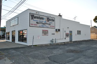 2262 Centre Ave in Bellmore, NY - Building Photo - Building Photo