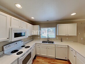 10379 Ravenswood Way in Highlands Ranch, CO - Building Photo - Building Photo