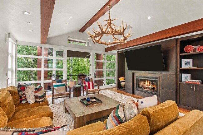 706 E Hyman Ave in Aspen, CO - Building Photo - Building Photo