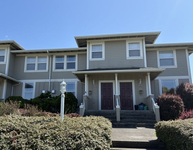 property at 1315-1315 5th St