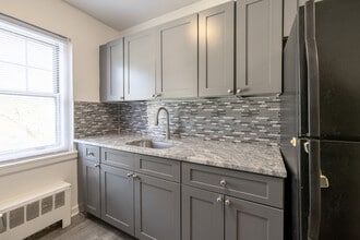 Rutgers Arms in Irvington, NJ - Building Photo - Interior Photo