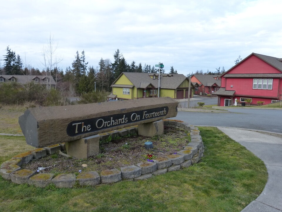 2606 Peach Ct in Port Angeles, WA - Building Photo