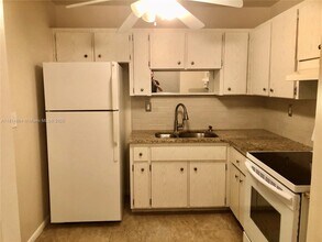 1753 3rd Ave N in Lake Worth Beach, FL - Building Photo - Building Photo