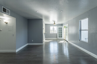 Broadview Apartments in San Bernardino, CA - Building Photo - Interior Photo