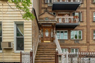 113 Diamond St in Brooklyn, NY - Foto de edificio - Building Photo
