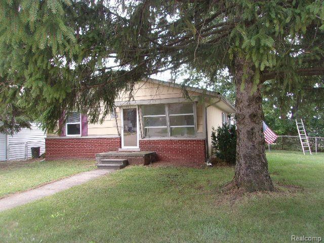30953 7 Mile in Livonia, MI - Building Photo
