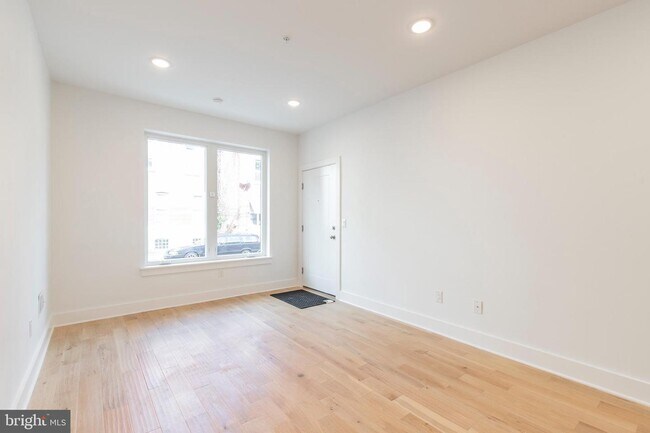 2404 Master St-Unit -1 in Philadelphia, PA - Building Photo - Building Photo