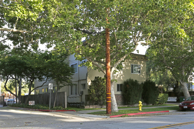 1133 Newhall St in San Jose, CA - Building Photo - Building Photo