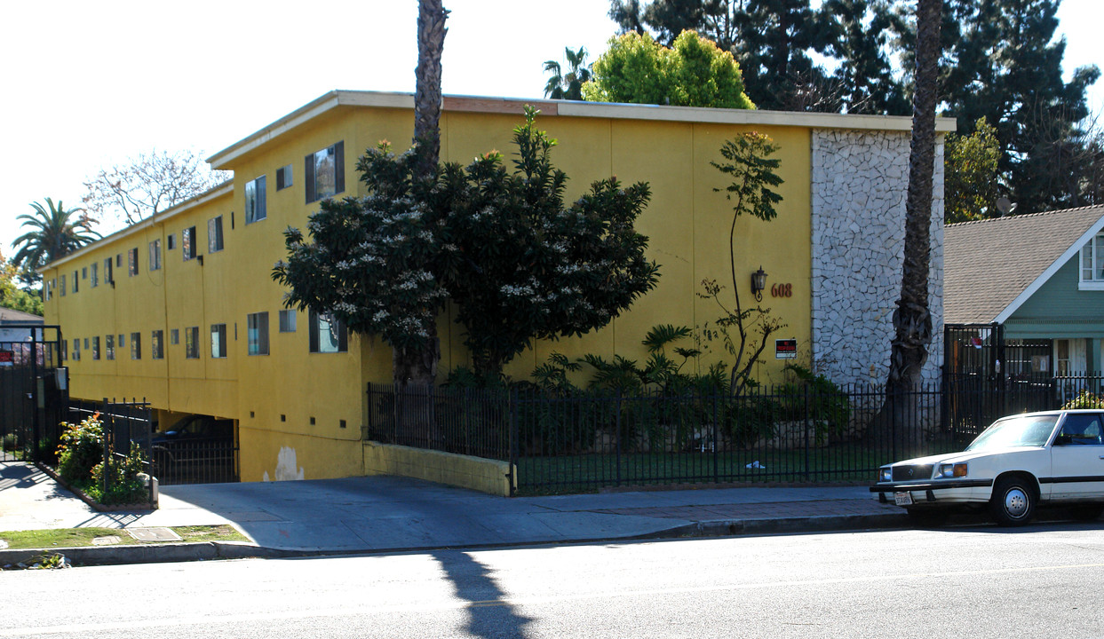 608 Los Robles Ave in Pasadena, CA - Foto de edificio
