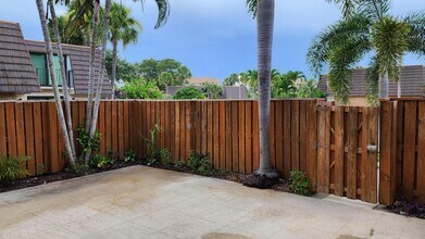 2026 20th Ct in Jupiter, FL - Building Photo - Building Photo