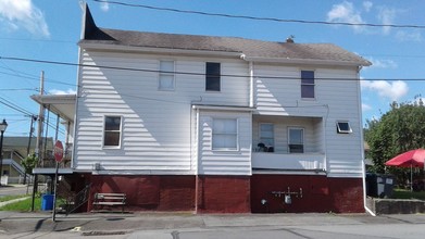 571 Washington Ave in Jermyn, PA - Building Photo - Building Photo