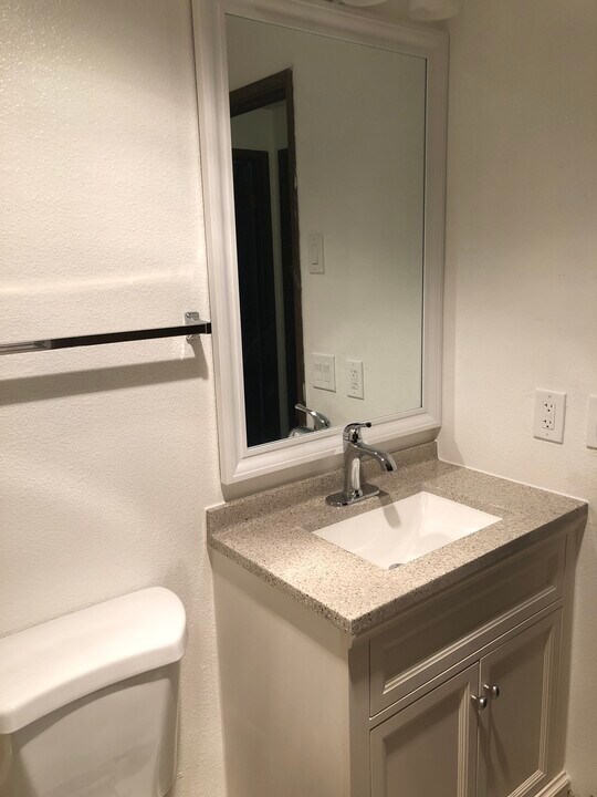 9380 SW 80th Ave in Portland, OR - Building Photo