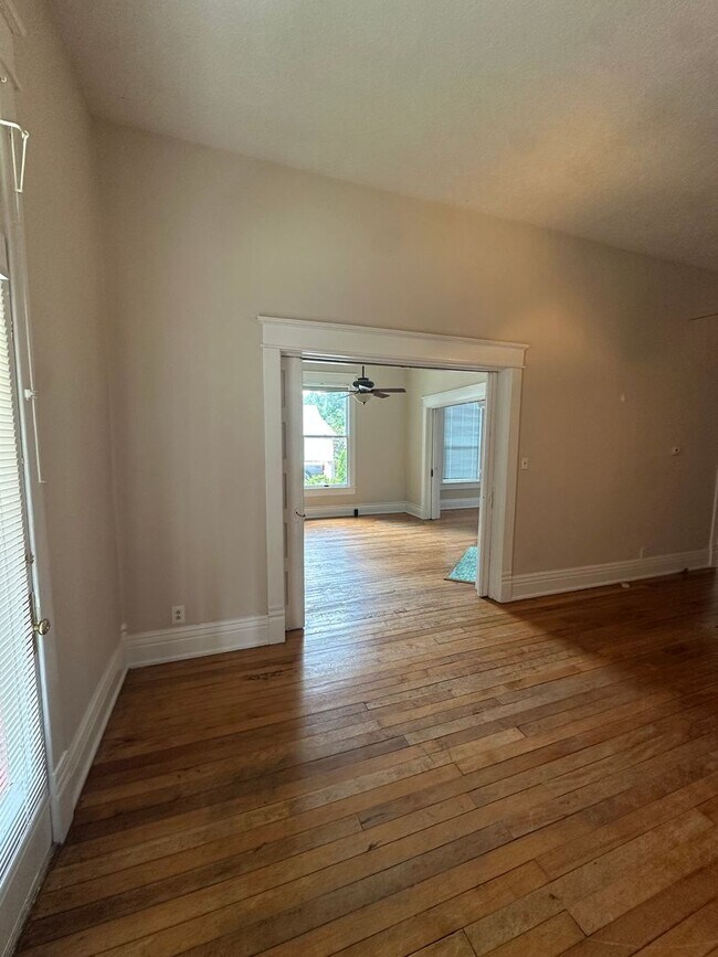 335 E Burton St in Murfreesboro, TN - Building Photo - Building Photo