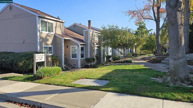 347 Scottsdale Rd in Pleasant Hill, CA - Building Photo - Building Photo