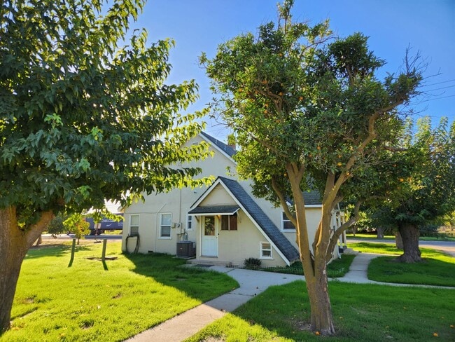 8543 Yosemite Blvd in Modesto, CA - Building Photo - Building Photo