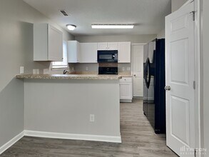 7008 Breeders Cup Cir in Charlotte, NC - Building Photo - Building Photo