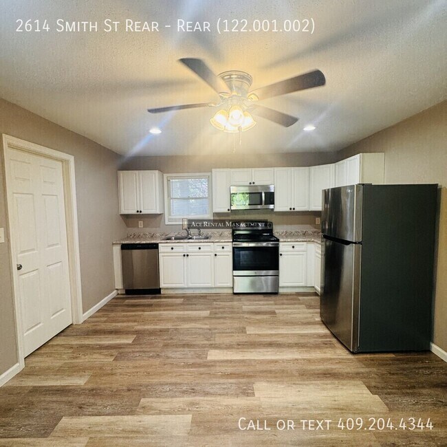 2614 Smith St-Unit -Rear (122.001.002) in West Orange, TX - Building Photo - Building Photo