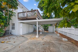 737 19th Ave N in St. Petersburg, FL - Foto de edificio - Building Photo