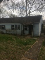 102 Jarrett Ln in Oak Ridge, TN - Building Photo
