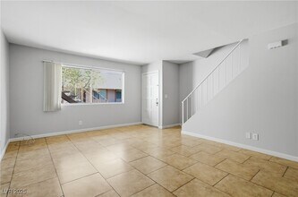 2896 Klinger Cir in Las Vegas, NV - Building Photo - Building Photo