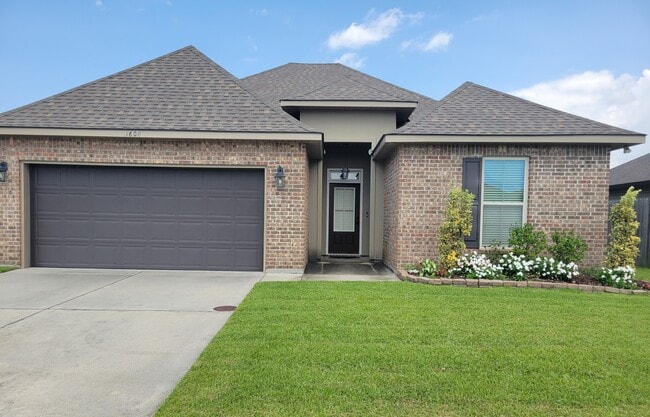property at 1608 Pinecrest Dr