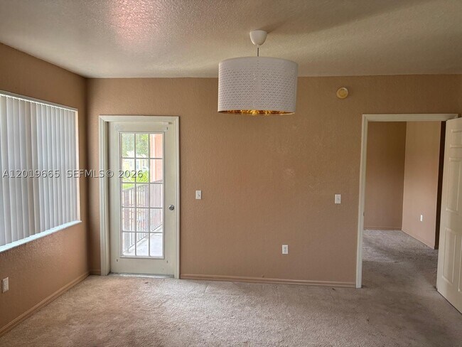 property at 1001 Belmont Ln