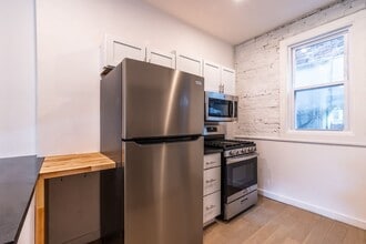 2205 Carey Wy in Pittsburgh, PA - Building Photo - Building Photo