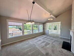 11731 SW 41st Ave in Portland, OR - Foto de edificio - Building Photo