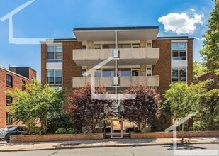 100 Marion St in Brookline, MA - Foto de edificio - Building Photo