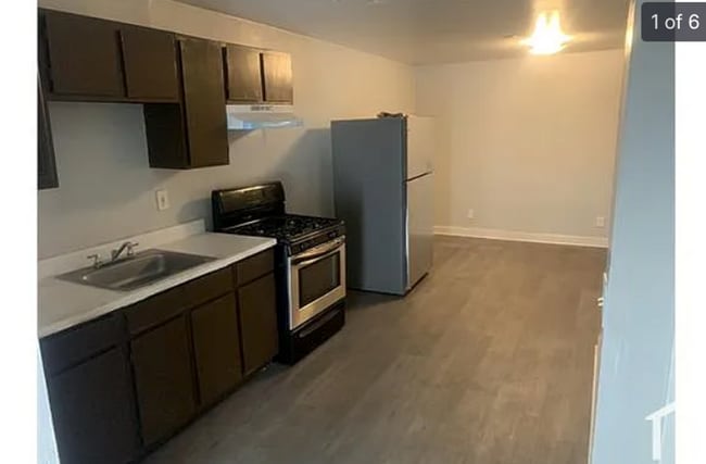 1004 S 52nd St in Philadelphia, PA - Building Photo - Building Photo