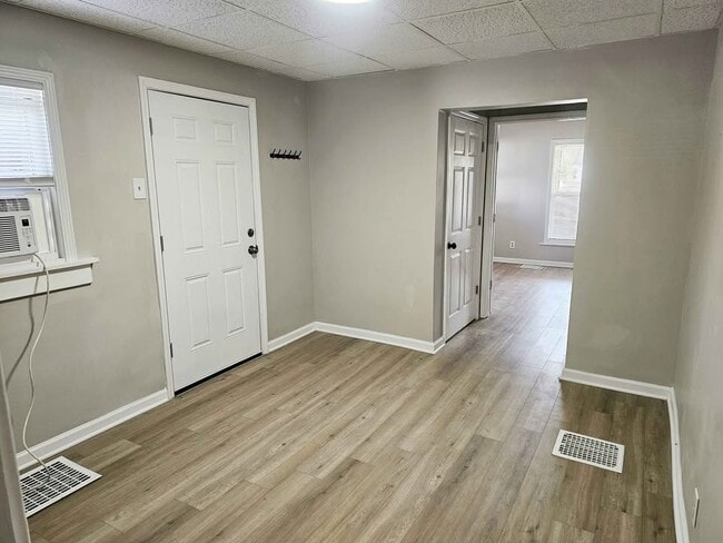 313 Elm St, Unit B in Greencastle, IN - Building Photo - Building Photo