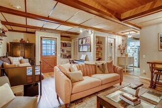 1024 N Marion St, Unit Carriage House - #301 in Denver, CO - Building Photo - Building Photo