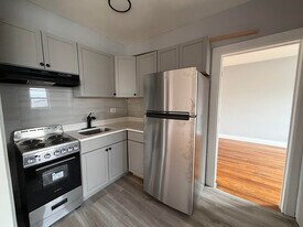 6956 N Ashland Ave in Chicago, IL - Building Photo