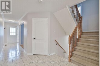 168 Wainscot Ave in Newmarket, ON - Building Photo - Building Photo