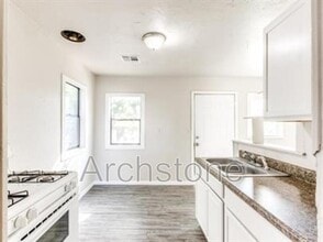 1004 Sandra Dr in Midwest City, OK - Building Photo - Building Photo