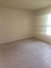 331 61st Ave E in Bradenton, FL - Building Photo - Building Photo