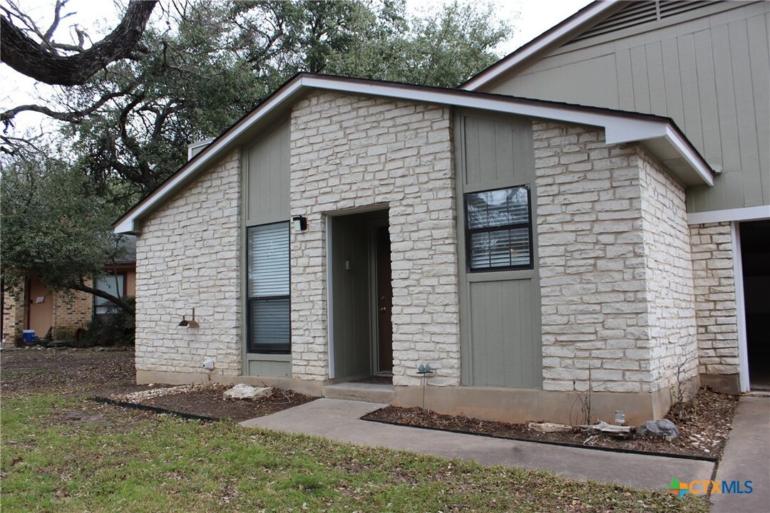 6500 Columbia Oaks Ct in Austin, TX - Building Photo