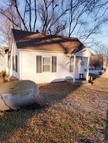 20213 Pvt 222nd Dr in Marshall, MO - Building Photo