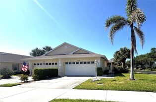 1759 Fountain View Cir in Venice, FL - Building Photo