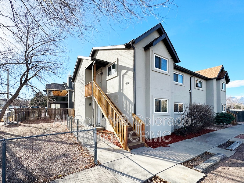 1010 Mazatlan Cir in Colorado Springs, CO - Building Photo